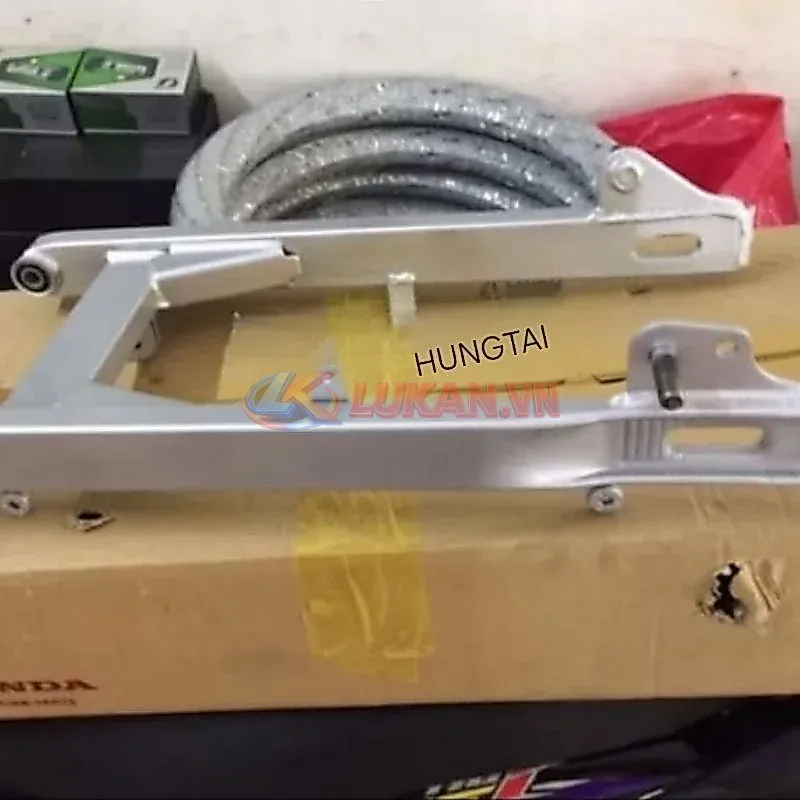 Càng gấp, gắp bánh sau xe WAVE Thái, ALPHA, ZX.... zin Honda 52100-KRS-900ZA - Ảnh 2