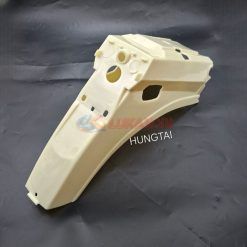 Nhựa dè chắn bùn sau xe CUB 82.... đuôi biển số chưa sơn