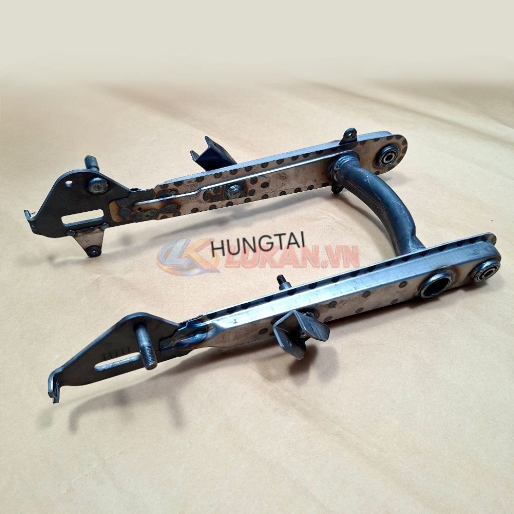 Khung càng gắp, gấp bánh sau xe DREAM Thái chưa sơn